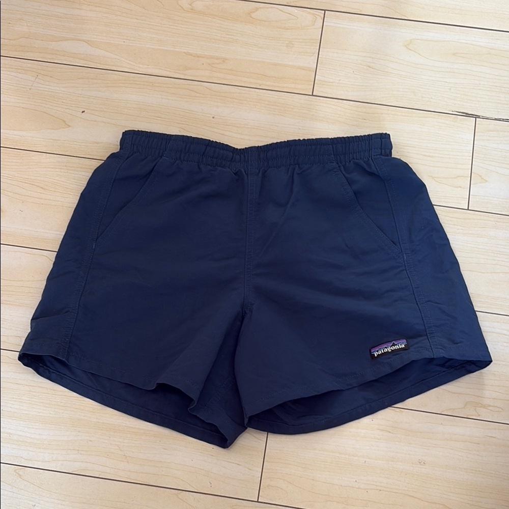 Patagonia Women’s Navy Blue “Baggies” Shorts - 5” (xs)